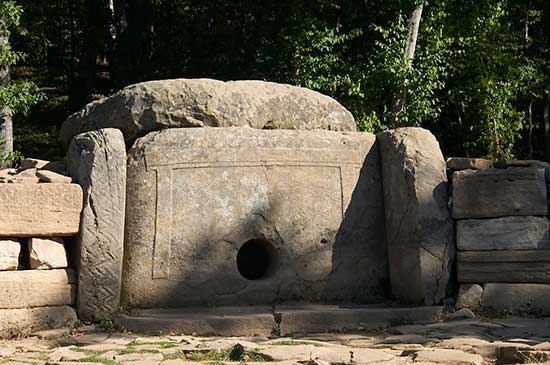 Rekonstruovaný dolmen - detail
