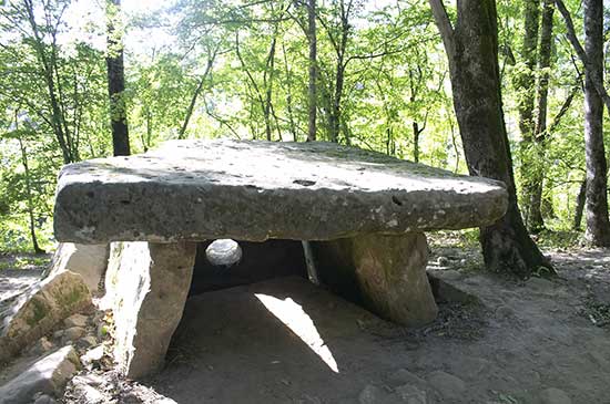 Dolmen z vesnice dolmenů